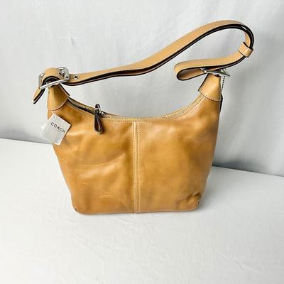 Lot E 692 NWT Vintage Tan Leather COACH Shoulder Bag
