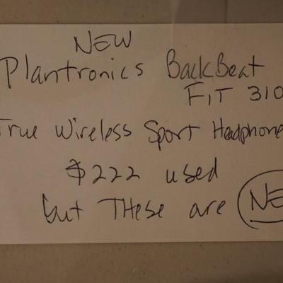 PLANTRONIC BACK BEAT NIB WIRELESS SPORT HEAD SET-310