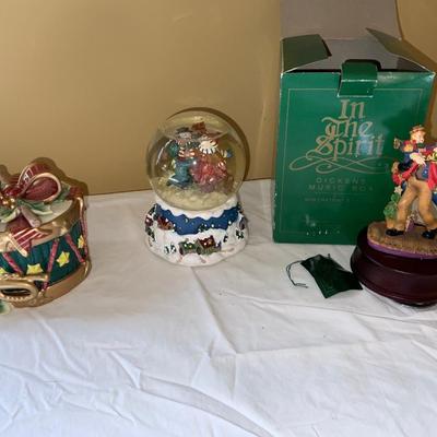 Lot of Vintage Christmas Items including a Snow Globe