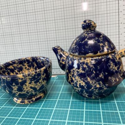 Blue pot and cup
