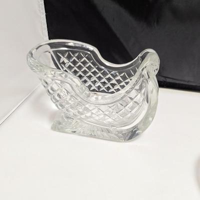 Glass Sleigh Dome & Crystal Vase #40 (DR)