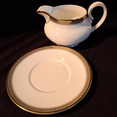 Royal Doulton "Clarendon" China Setting for 12 (BD-SD)