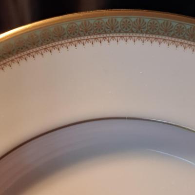 Royal Doulton "Clarendon" China Setting for 12 (BD-SD)
