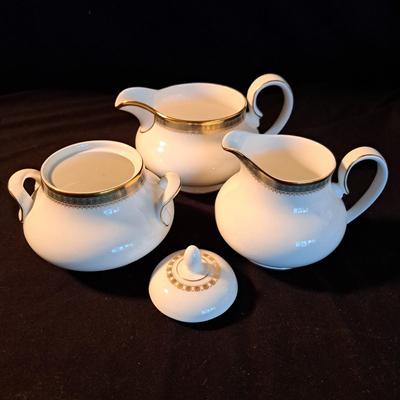 Royal Doulton "Clarendon" China Setting for 12 (BD-SD)