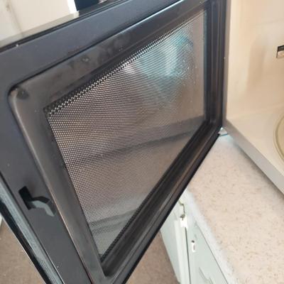 Stainless GE Microwave (K-BBL)