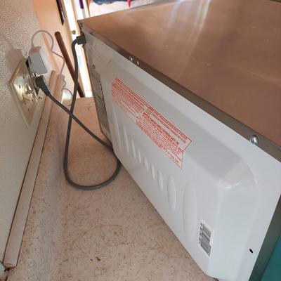 Stainless GE Microwave (K-BBL)