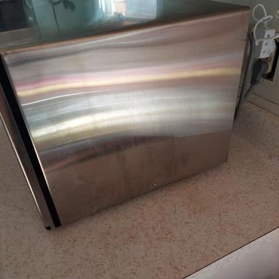 Stainless GE Microwave (K-BBL)