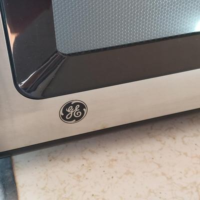 Stainless GE Microwave (K-BBL)