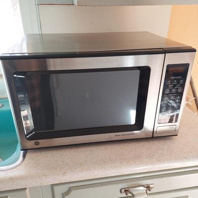 Stainless GE Microwave (K-BBL)