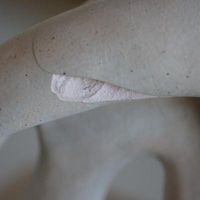 VTG DAVID FISHER AUSTIN CLAY FIGURINE GROUPING OF FAMILY