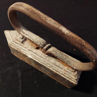 Cast Iron Antique Iron and More (K-BBL)