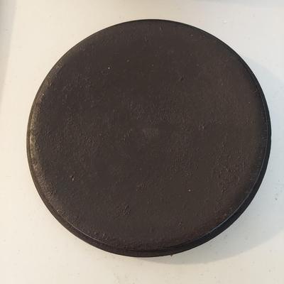 Cast Iron Griddle, Dutch Oven and Muffin Pan (K-BBL)