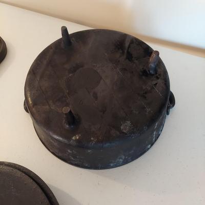 Cast Iron Griddle, Dutch Oven and Muffin Pan (K-BBL)