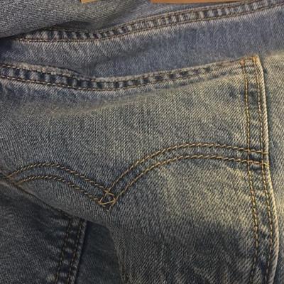 Brand NEW Levi’s women size 32