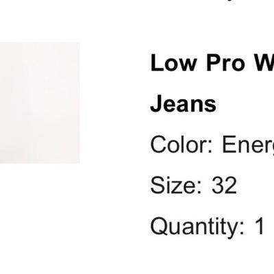 Brand NEW Levi’s women size 32