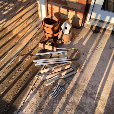 Wind Chimes, Bird Houses & Terracotta Pots (Y-RG)