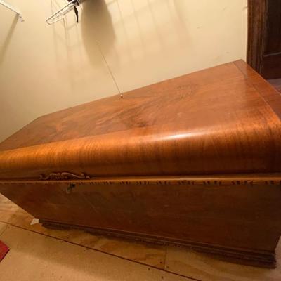 Vintage Lane Cedar Chest