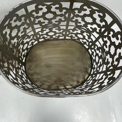 Metal Holders with scroll pattern