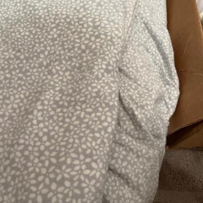 Misc sheets and scarves