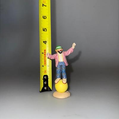 Emmett Kelly Jr Collection Clown Balancing on Ball Flambro pvc toy figure