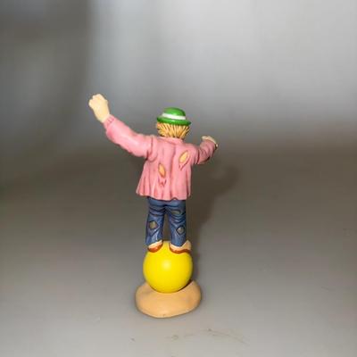 Emmett Kelly Jr Collection Clown Balancing on Ball Flambro pvc toy figure