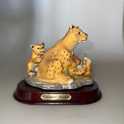 Aldon Accessories 1988 FAMILIES OF THE WILD Lions Music Box