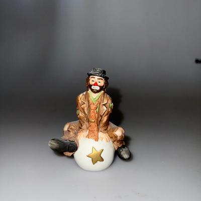 Vintage Clown Hobo Figurine Seated On A Ball ~ Flambro Emmett Kelly Collection