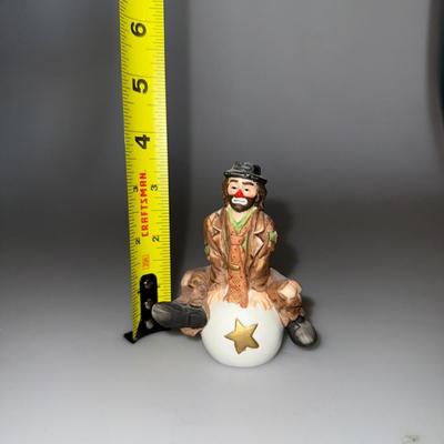 Vintage Clown Hobo Figurine Seated On A Ball ~ Flambro Emmett Kelly Collection