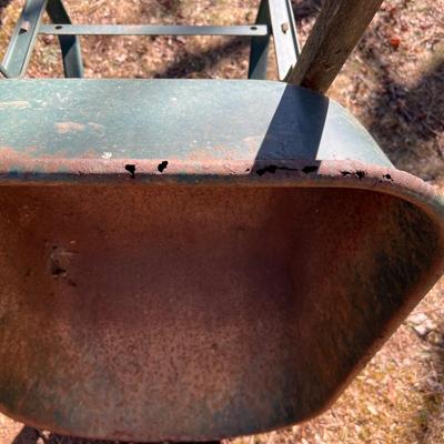 True Temper Metal Wheelbarrow (Y-RG)