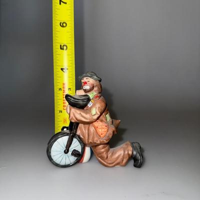 Emmett Kelly "Black Unicycle-Kneeling" figurine,