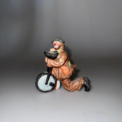 Emmett Kelly "Black Unicycle-Kneeling" figurine,