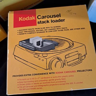 KODAK Carousel 750 Slide Projector & Assessories - NIB (BD-SD)