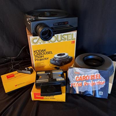 KODAK Carousel 750 Slide Projector & Assessories - NIB (BD-SD)