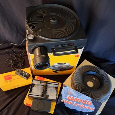 KODAK Carousel 750 Slide Projector & Assessories - NIB (BD-SD)
