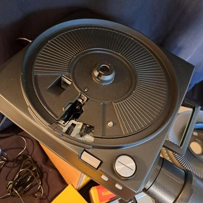 KODAK Carousel 750 Slide Projector & Assessories - NIB (BD-SD)