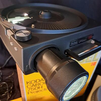 KODAK Carousel 750 Slide Projector & Assessories - NIB (BD-SD)
