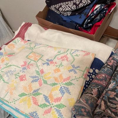 Queen sheet set, linens, bandanas and box of belts