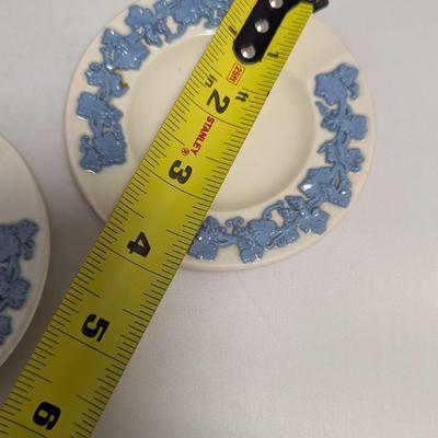 Vintage Wedgwood Etruria Barlaston England Embossed Queensware Round Ashtrays #48