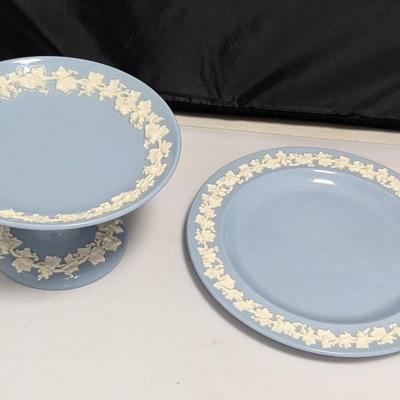 Vintage Wedgwood Etruria Barlaston England Embossed Queensware Cake Stand & Plate #49