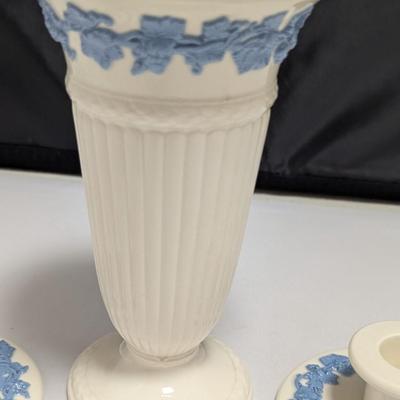 Wedgwood Etruria & Barlaston Queensware Vase & Candle Holders #52