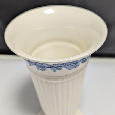 Wedgwood Etruria & Barlaston Queensware Vase & Candle Holders #52
