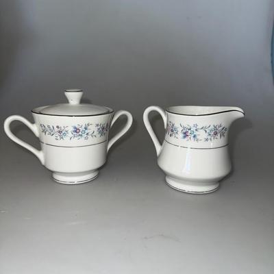 Wellin Fine China Dinner Tea and Dinner Set and sugar and cream dish