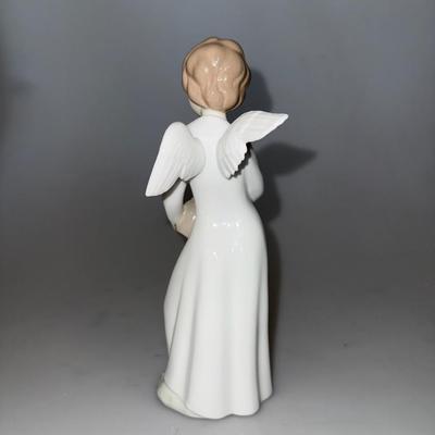 Lladro - NAO ... Angel with Butter Churn