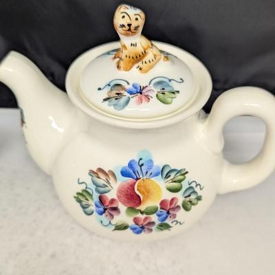 International Marked Coffee Pot & Sugar Dish #65