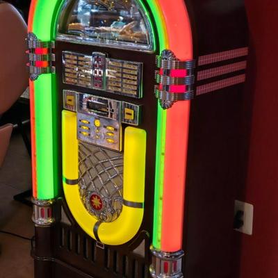 LOT 6B: Crosley Model# CR1201A CD Player Jukebox