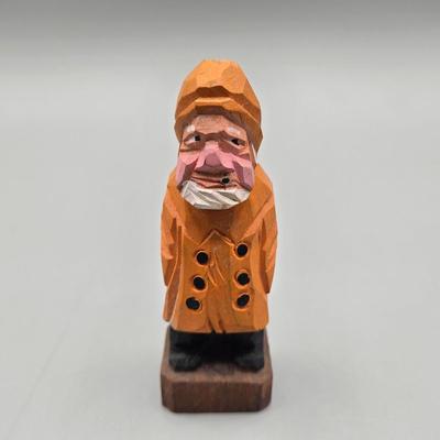 LOT 45B: Nautical Decor, Signed Pottery and More