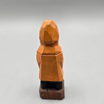 LOT 45B: Nautical Decor, Signed Pottery and More