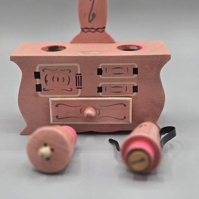 LOT 61B: Looney Tunes Teapot and Group of Whimsical Salt and Pepper Shakers