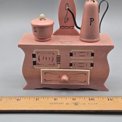 LOT 61B: Looney Tunes Teapot and Group of Whimsical Salt and Pepper Shakers