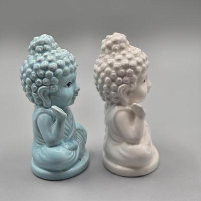 LOT 61B: Looney Tunes Teapot and Group of Whimsical Salt and Pepper Shakers